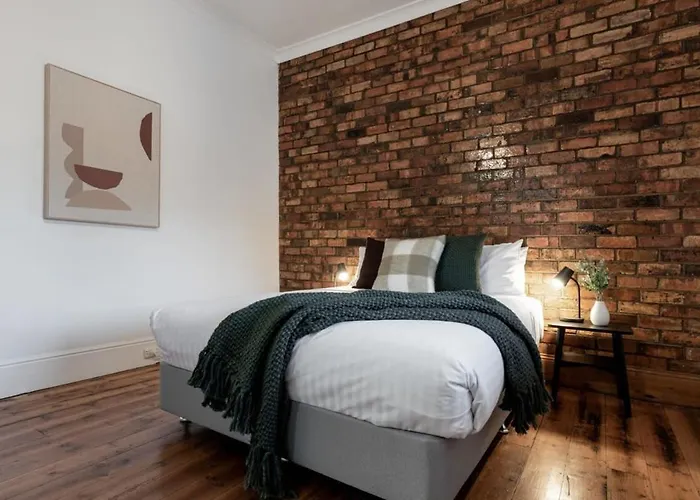 Charming Cottage Near The City With Parking