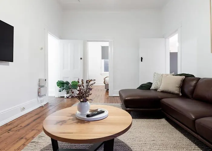 Charming Cottage Near The City With Parking
