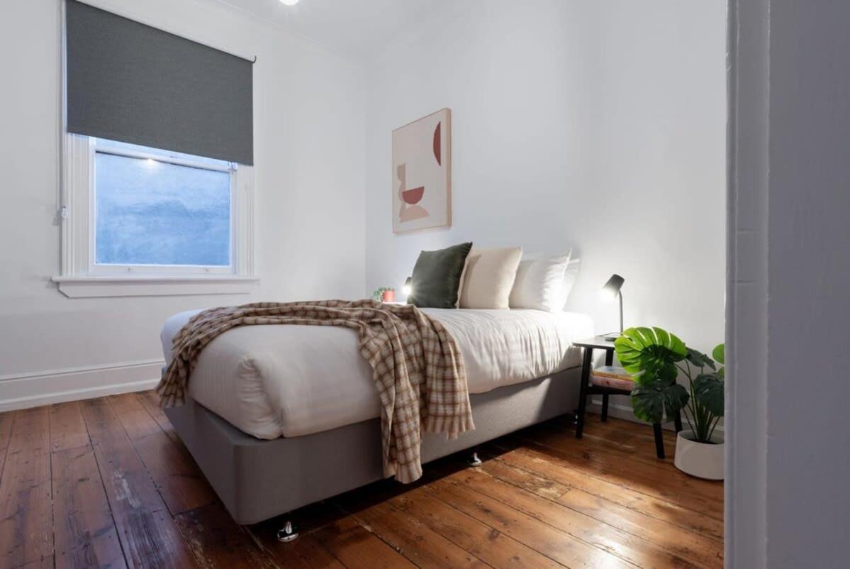 Holiday home Charming Near The With Parking